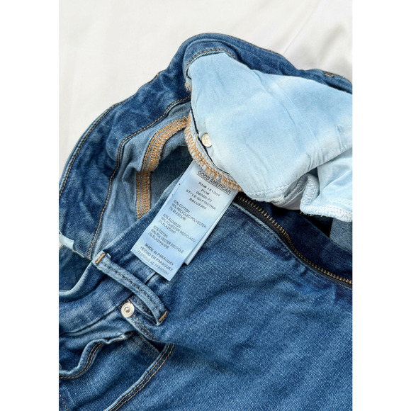 Good American Good Legs Flare Jeans in BBLUE305 Medium Wash (14 or 32) - Picture 6 of 9